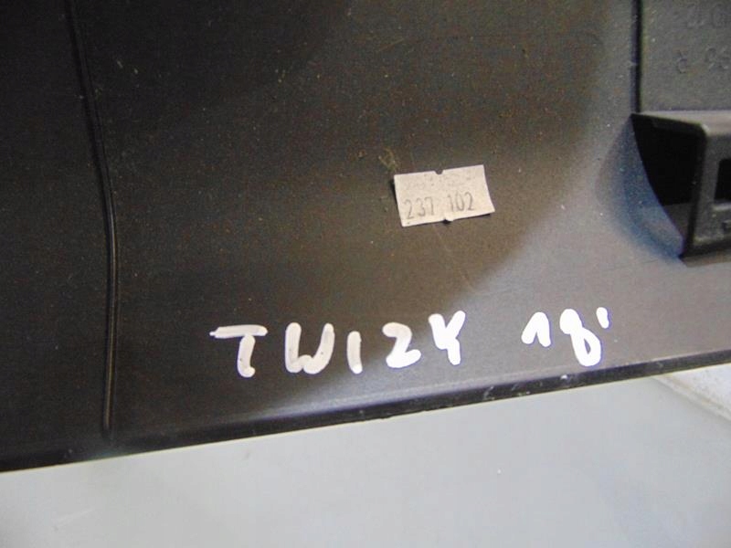 Пластик защита renault twizy 739759596r Оригинал