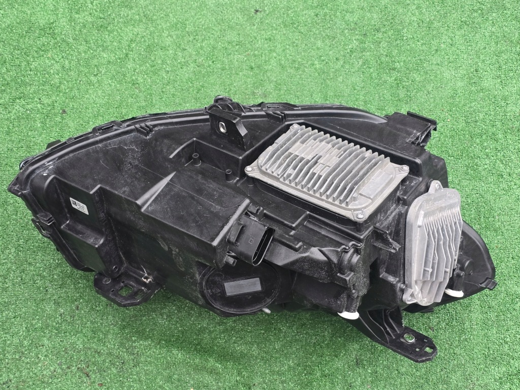 Mercedes a-klasa w176 рестайлинг  full led лампа передняя комплект Оригинал