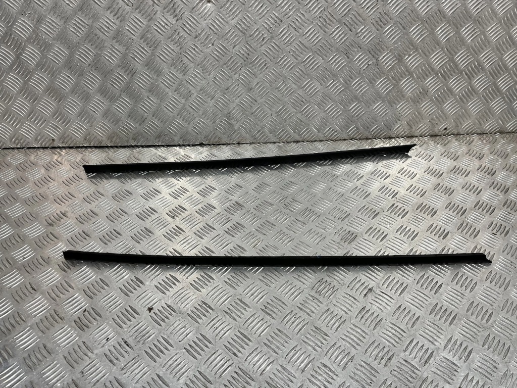 фото №1, Молдинг стекло лобовое левая skoda scala 19-