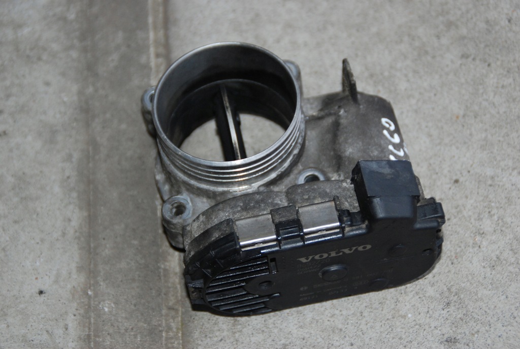 фото №1, Дросельна заслінка volvo xc60 s80 2,4 d5 0281002701