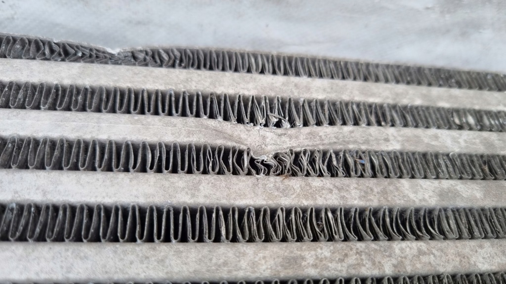 Радиатор интеркулер mercedes sprinter w907 w910 Киев