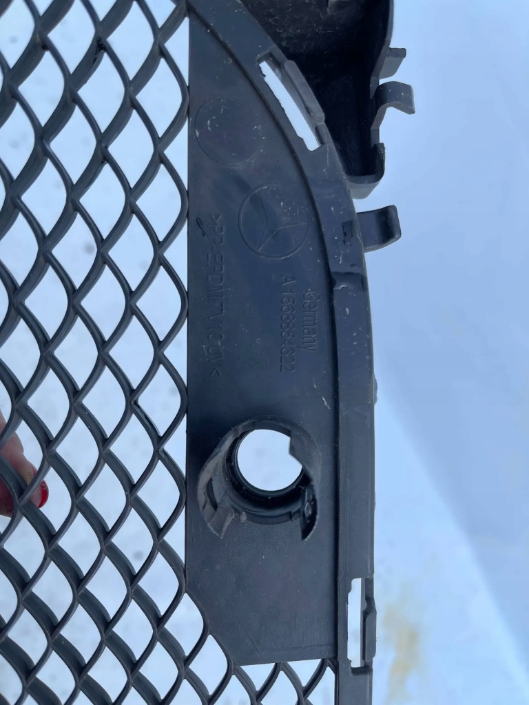 Решітка середня mercedes gla w156 amg a1568854322 бампер перед передня Доставка