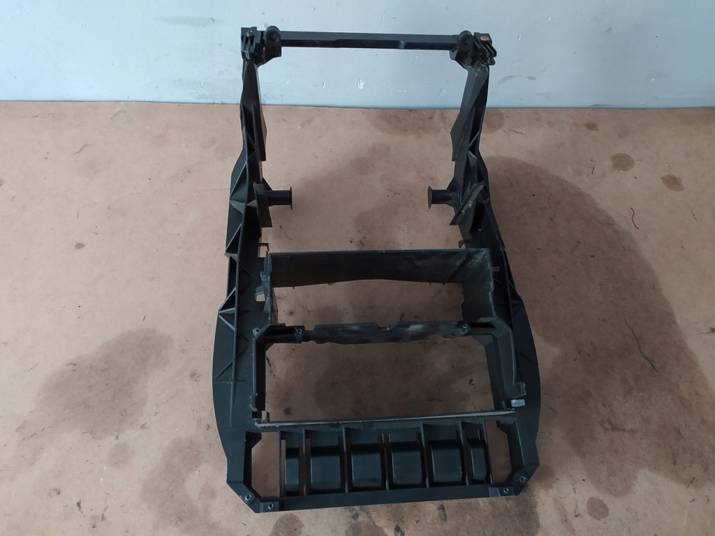 фото №4, Каркас рамка корпус радио mercedes w210 2106891016