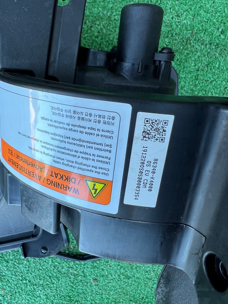 фото №9, Крышка разъём зарядки hyundai kona electric 86340-k4000