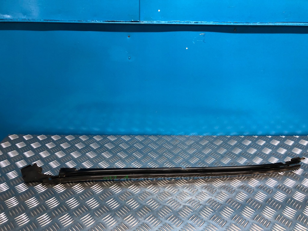 фото №1, Mercedes w220 молдинг правая стекло лобовое