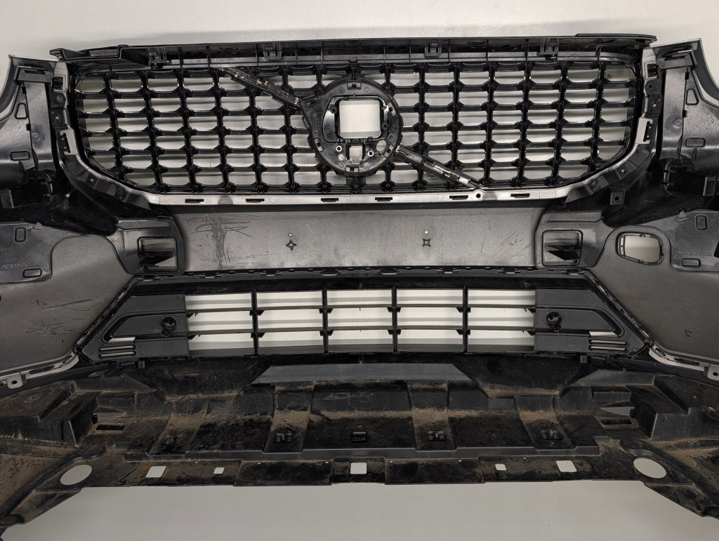 Бампер перед volvo xc40 i lift r design 2022- Недорого