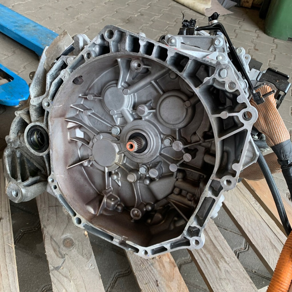 Коробка передач передач db1100 320106588r 290a04pm0c espace vi austral 1.2 e-tech Киев