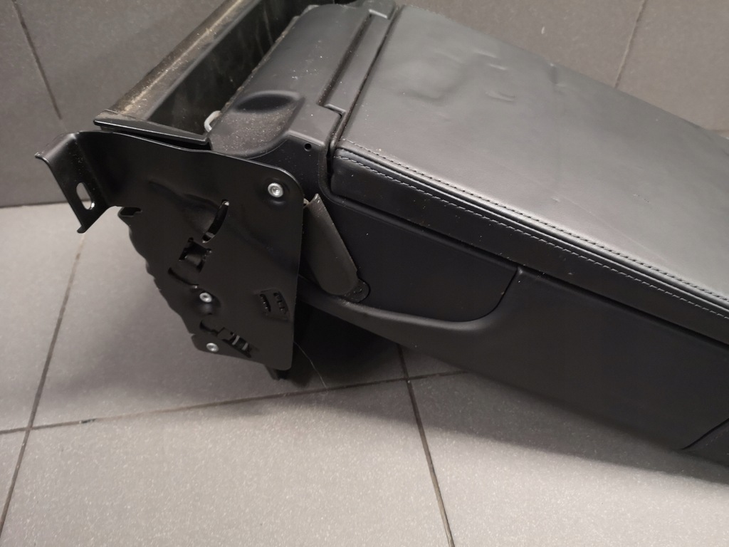 фото №6, Подлокотник сиденье задняя audi a8 d3 4e0886805c