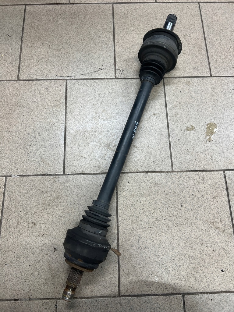 фото №1, Приводной вал левая правая задняя c klasa w 205 2,2