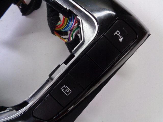 фото №3, Панель туннель рамка hyundai tucson iv 2020-