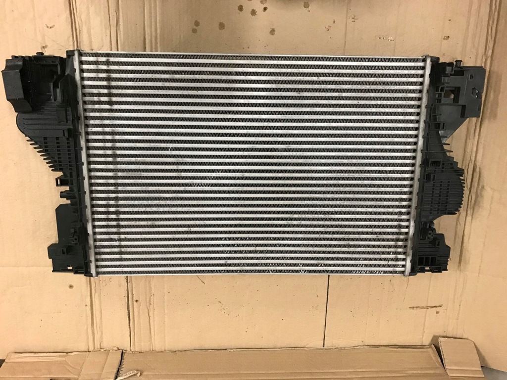 фото №1, Радиатор интеркулер mercedes a2475008500 w118 w177 w247 hybrid