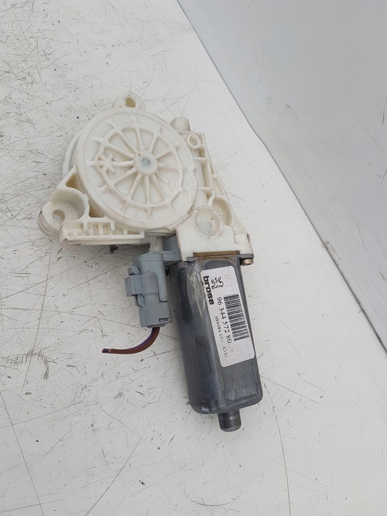 фото №1, Моторчик скло правий перед peugeot 307 sw 2003r.