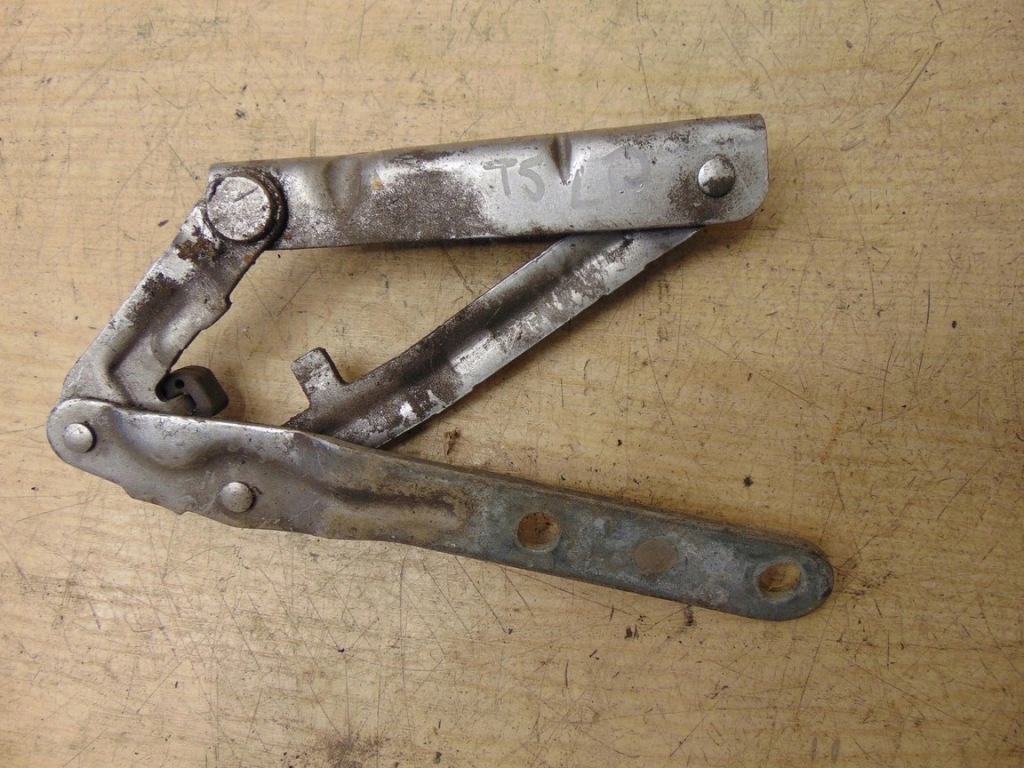 фото №1, Петля капот левый vw transporter t5 7h0823301d