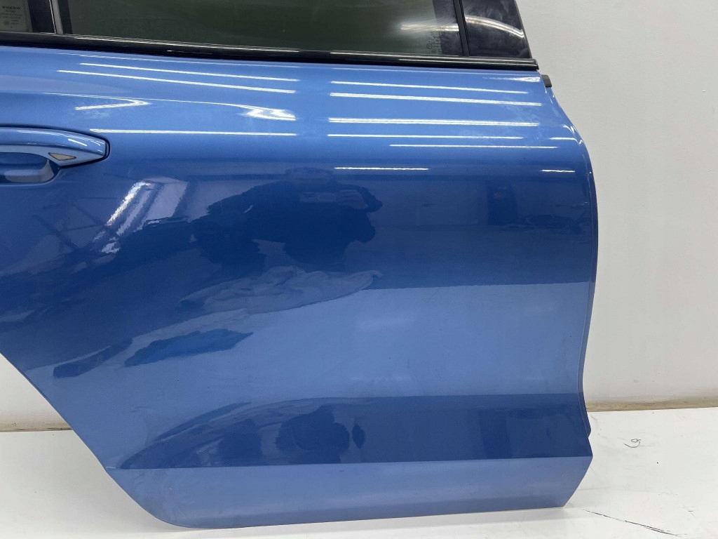 фото №3, Volvo v60 ii 2018- дверь задняя правое задний полный r-design 720-16