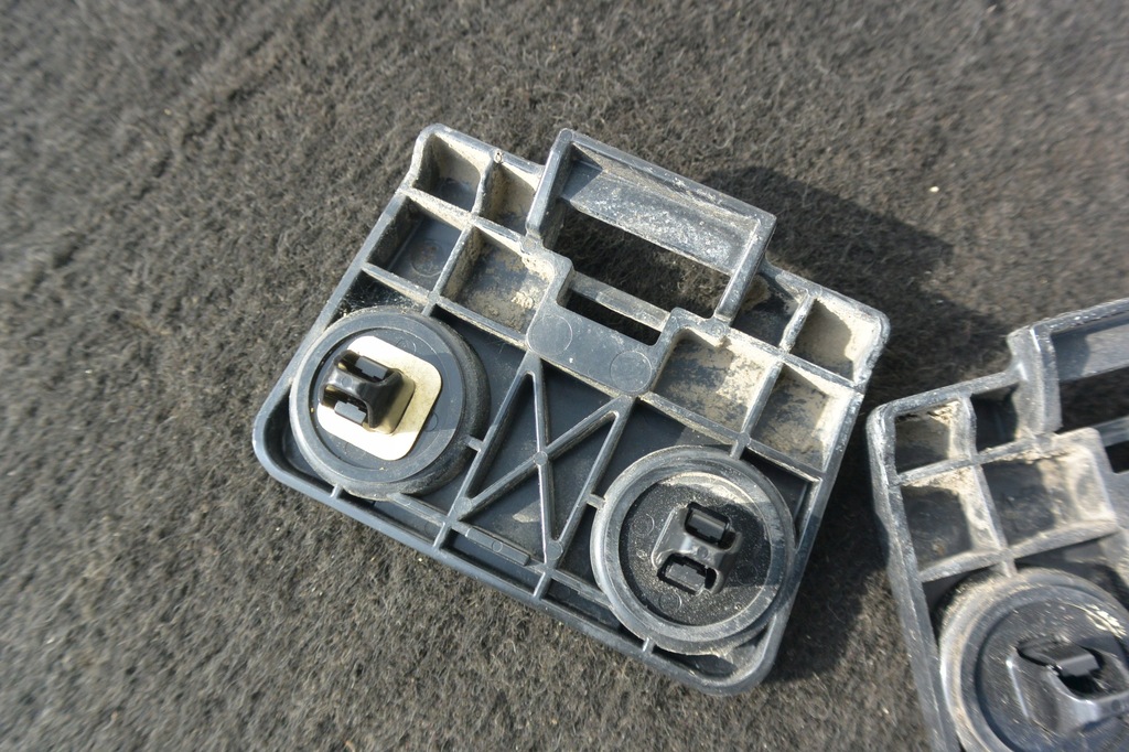 фото №7, Mazda cx9 кронштейн накладки крила задня