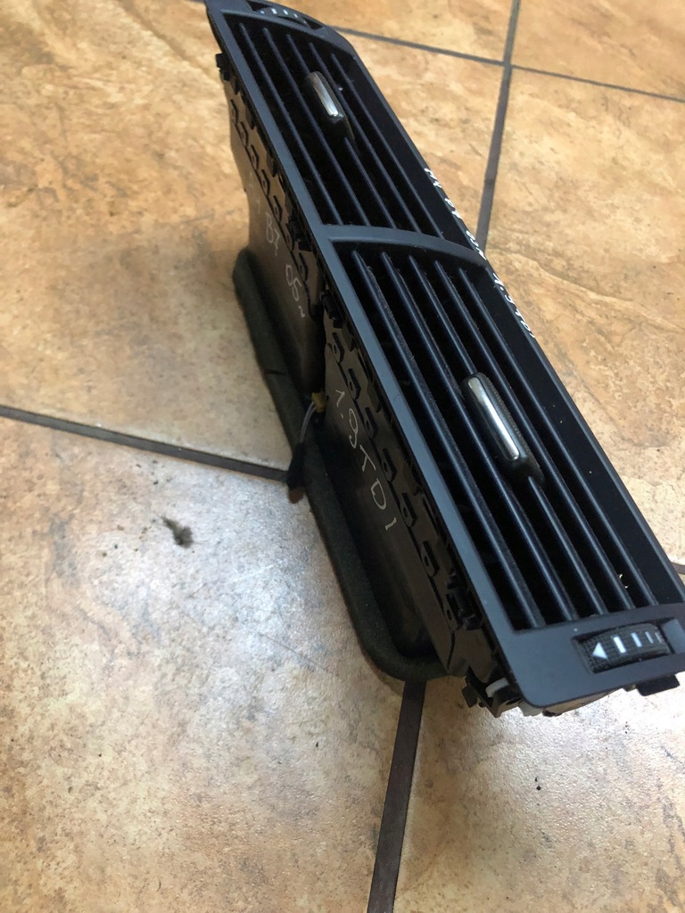 фото №6, Решётки обдув audi a4 b7 1.9tdi 05r. anglik