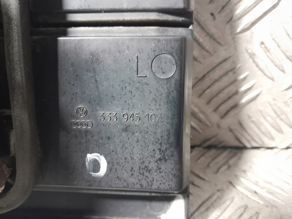 фото №14, Vw passat b3 лампа задняя левая w крышка 333945107