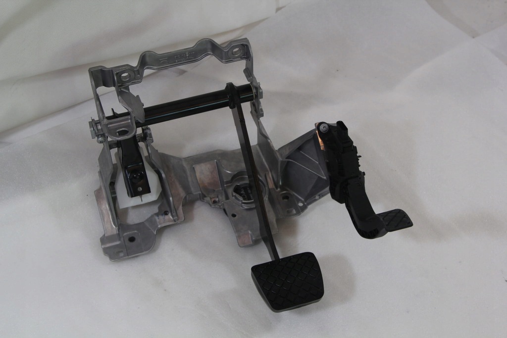 фото №1, Педалі gaz гальмо автоматична коробка передач audi a5 8w f5 b9