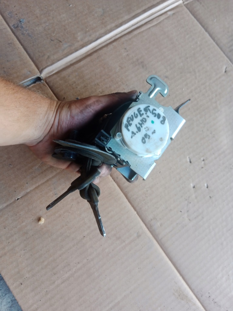 фото №2, Pas безопасности задняя середина peugeot 5008