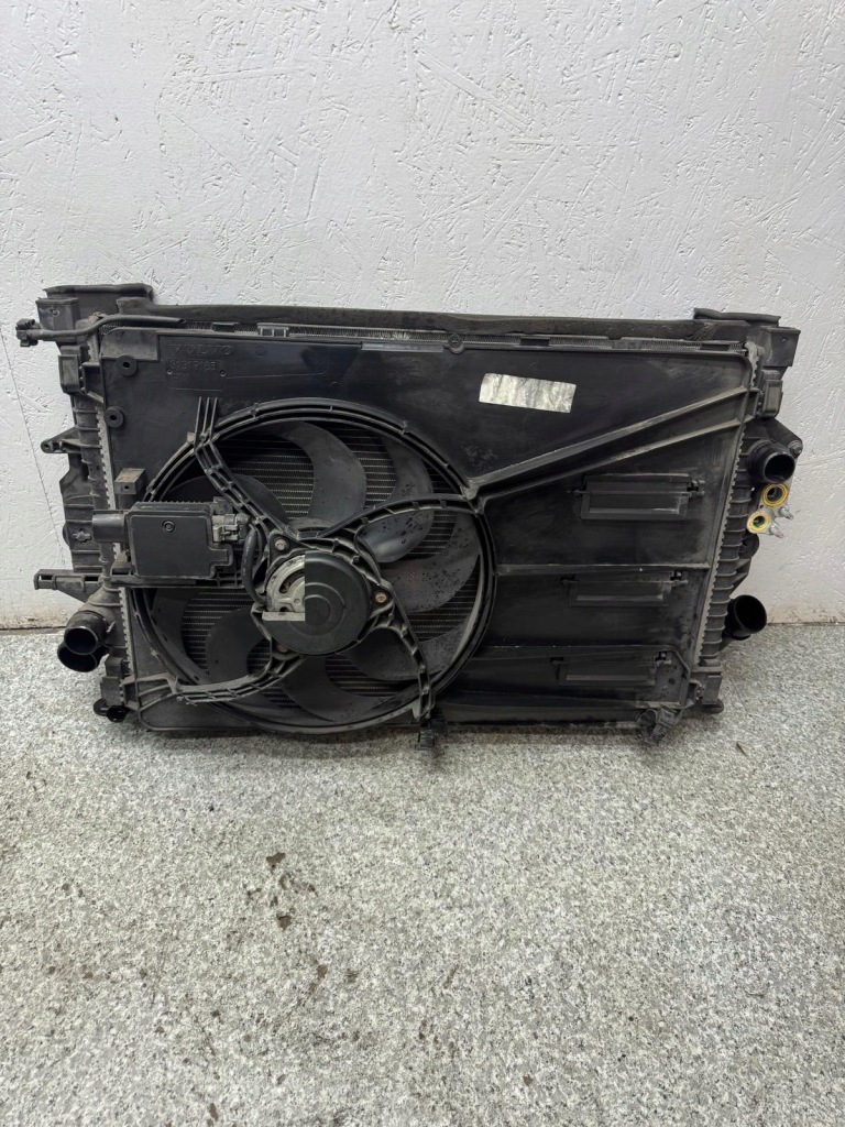 Комплект радиатор воды интеркулер вентилятор volvo v40 2 2012-18r 1.6 d в Украине