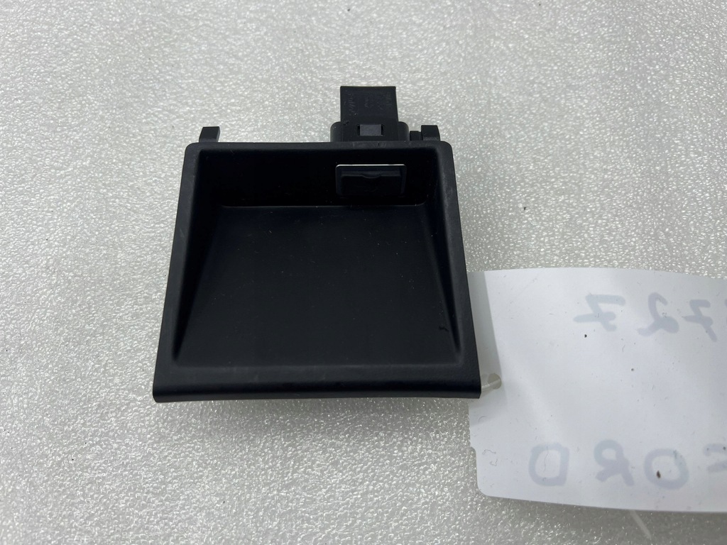 фото №1, Volvo v40 2017 разъём / соединитель usb