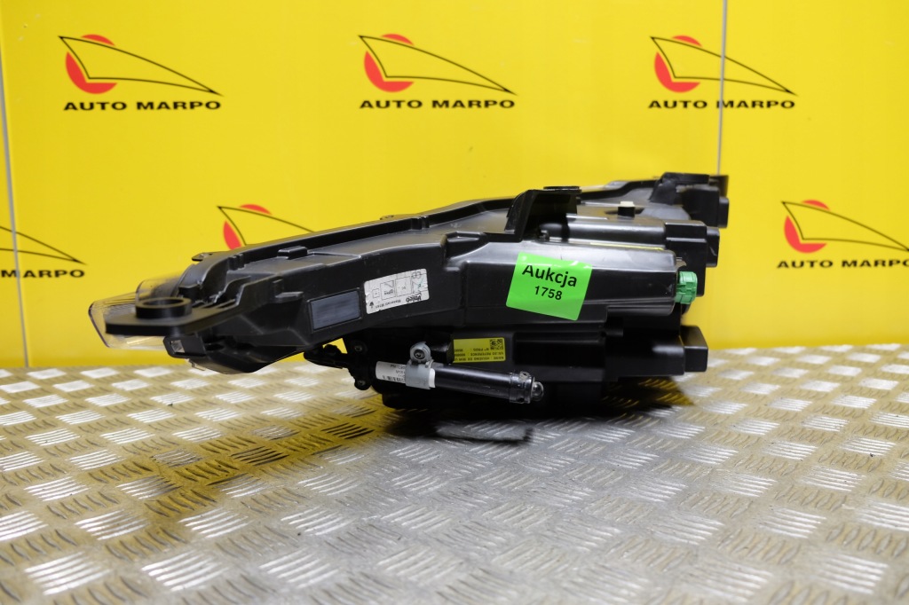 Maserati levante m161 2017- фара фара ксенон led + омивач r америка Ціна