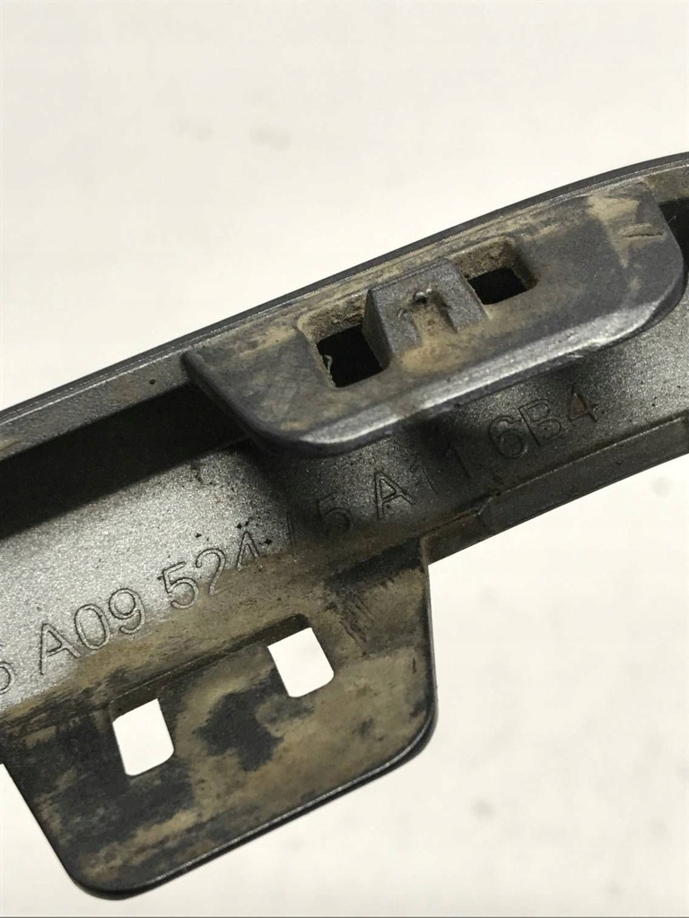 фото №8, Bmw i4 2019 задняя сторона правая молдинг крыла заднего