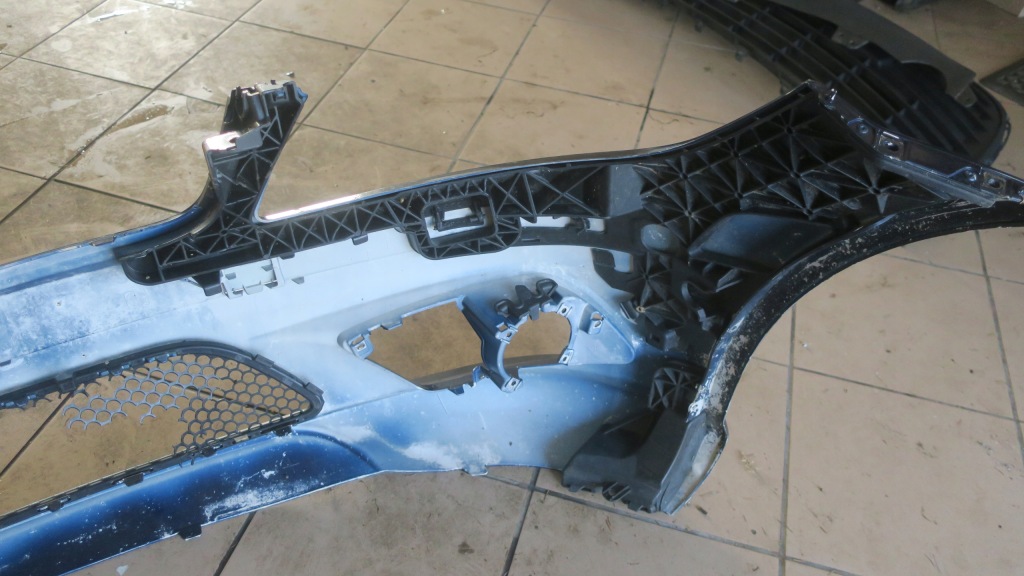 Mercedes c klasa w204 amg 07-11 бампер перед a204885223 Цена