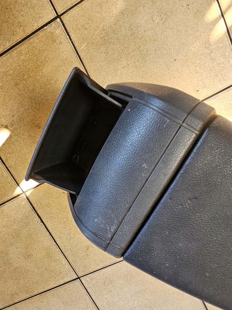 фото №8, Подлокотник ford focus c-max eu 05'