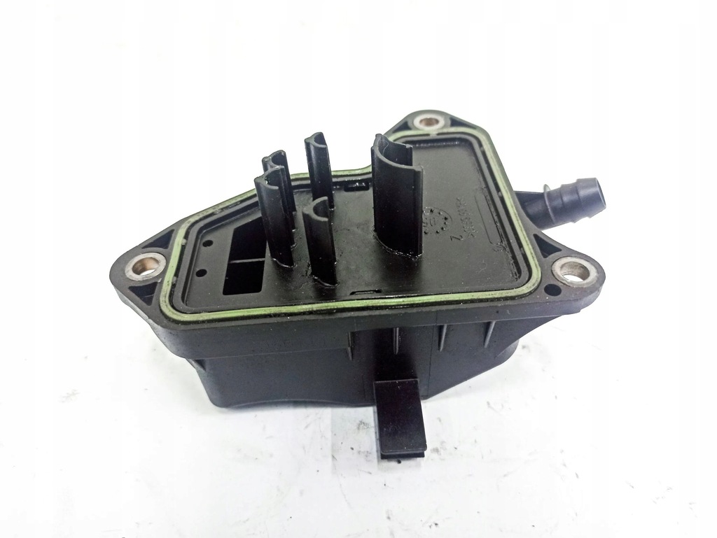 фото №8, Mercedes-benz r w251 2008 вентиляция картера