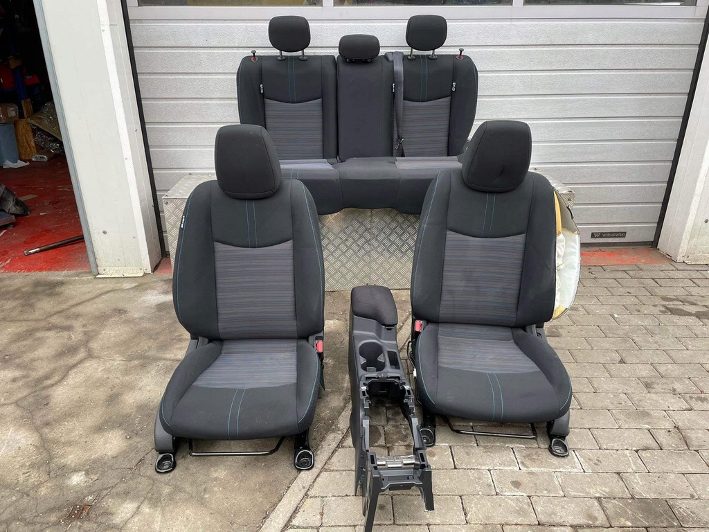 фото №1, Nissan leaf ii подголовники задняя