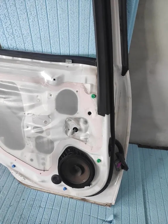 фото №9, Opel insignia a 2009 задняя сторона левая дверь z40r