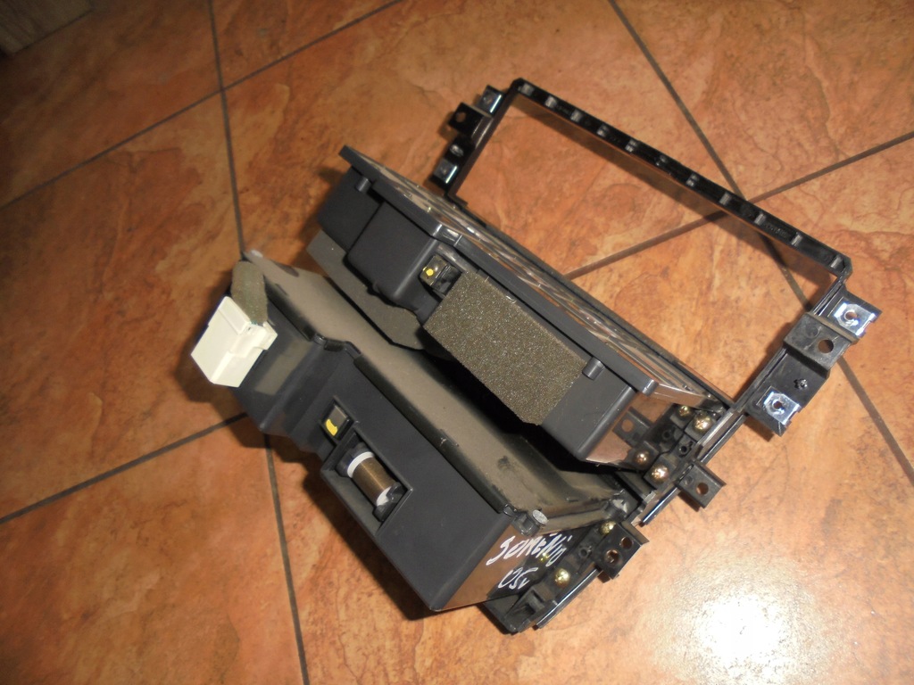 фото №5, Kia sorento 2.5d 05' бардачок попільничка