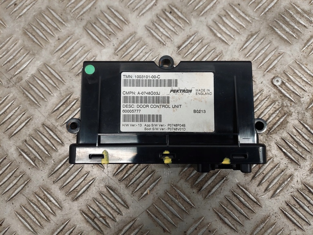 фото №1, Tesla model s 100310100c перед права модулі двері