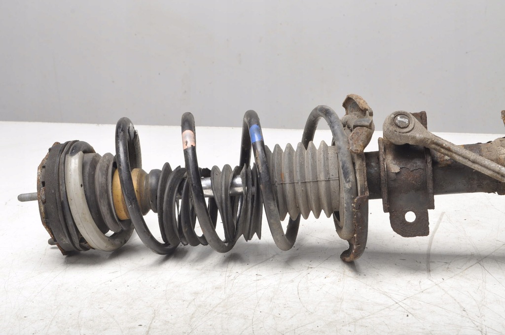 фото №8, Mazda 2 de амортизаторна стійка правий перед передній 2a21381