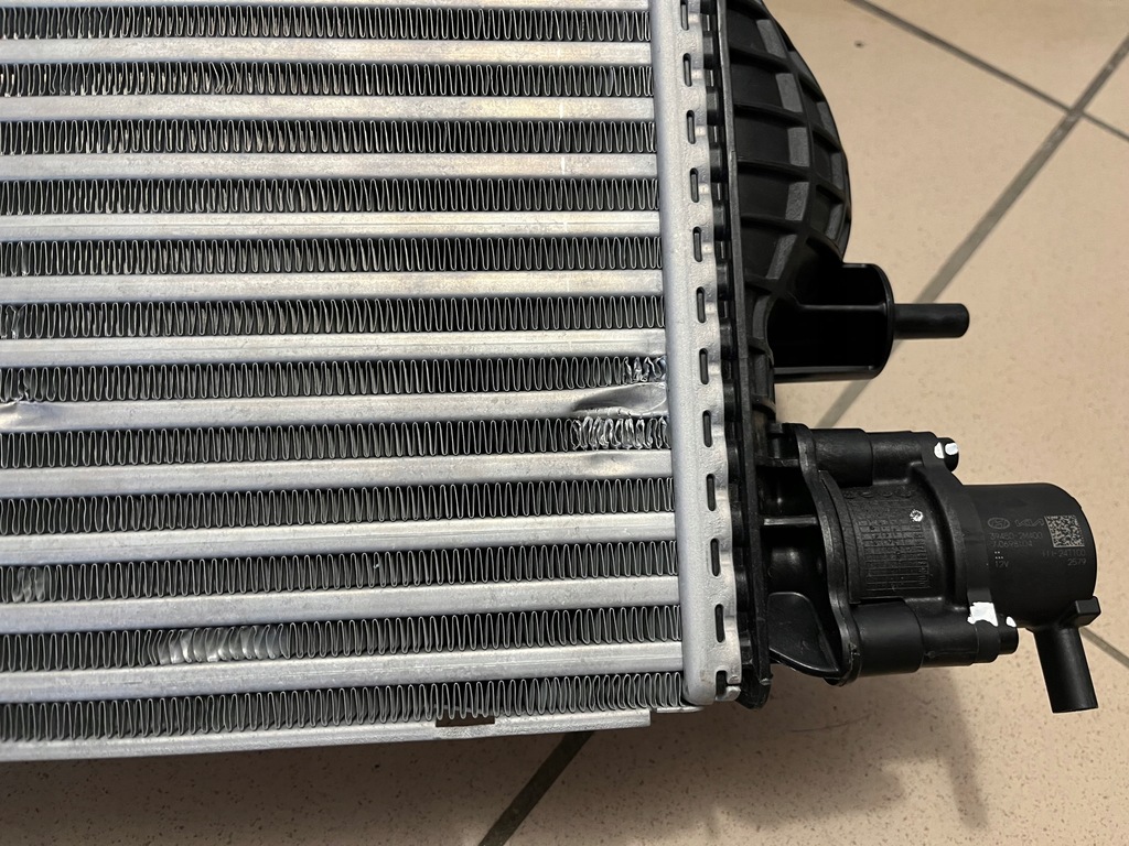 фото №10, Радиатор интеркулер оригинальный номер kia sorento iv 4 20- 282702m300