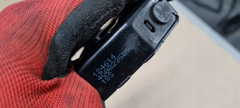 фото №7, A6 c7 4g lift s6 замок капот перед 4g0823509c s7 4g a7