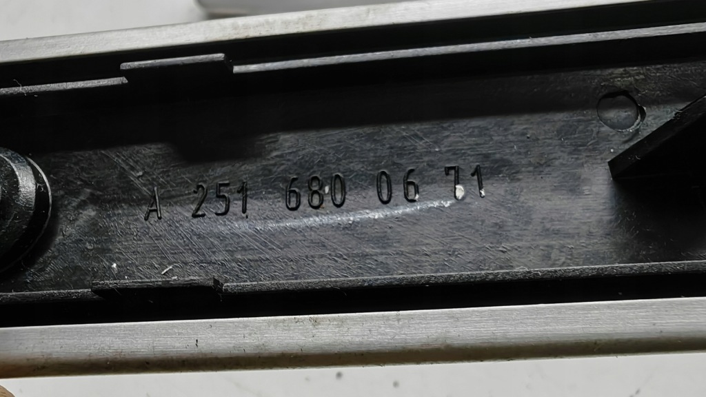 Декоративна молдинг декоративна панелі mercerdes w251 r klasa a2516800571 a2516800671 Ціна