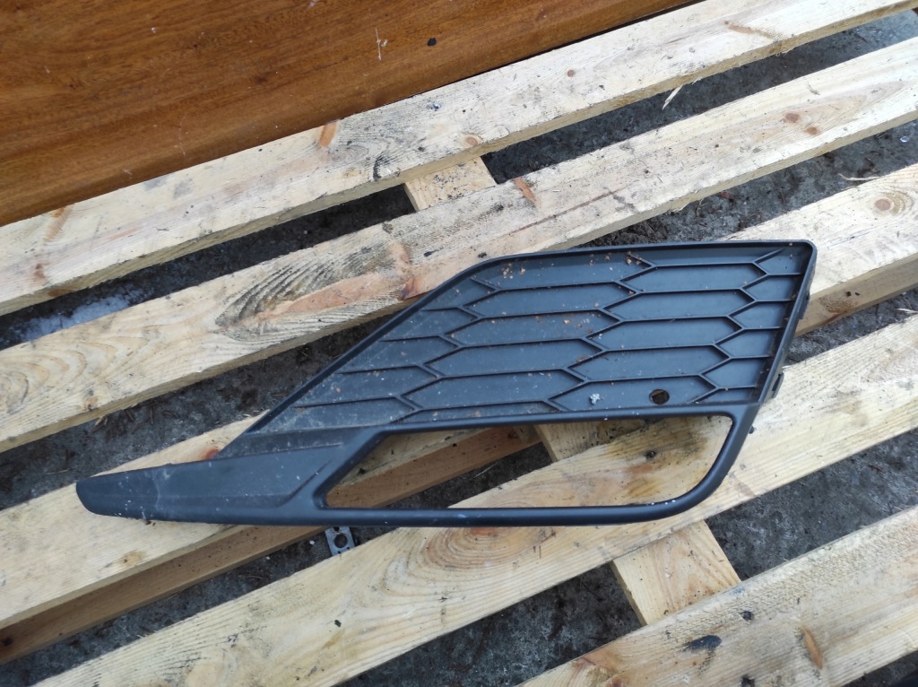 фото №1, Решётка бампера правая seat leon 5f0853666h