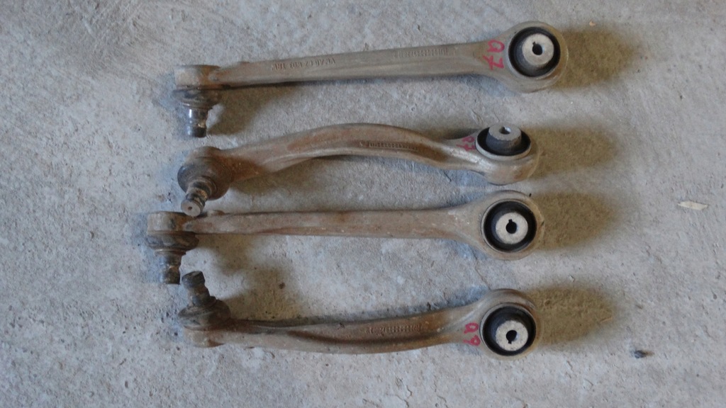 фото №1, Втулки рычага audi q7 3.0tdi комплект