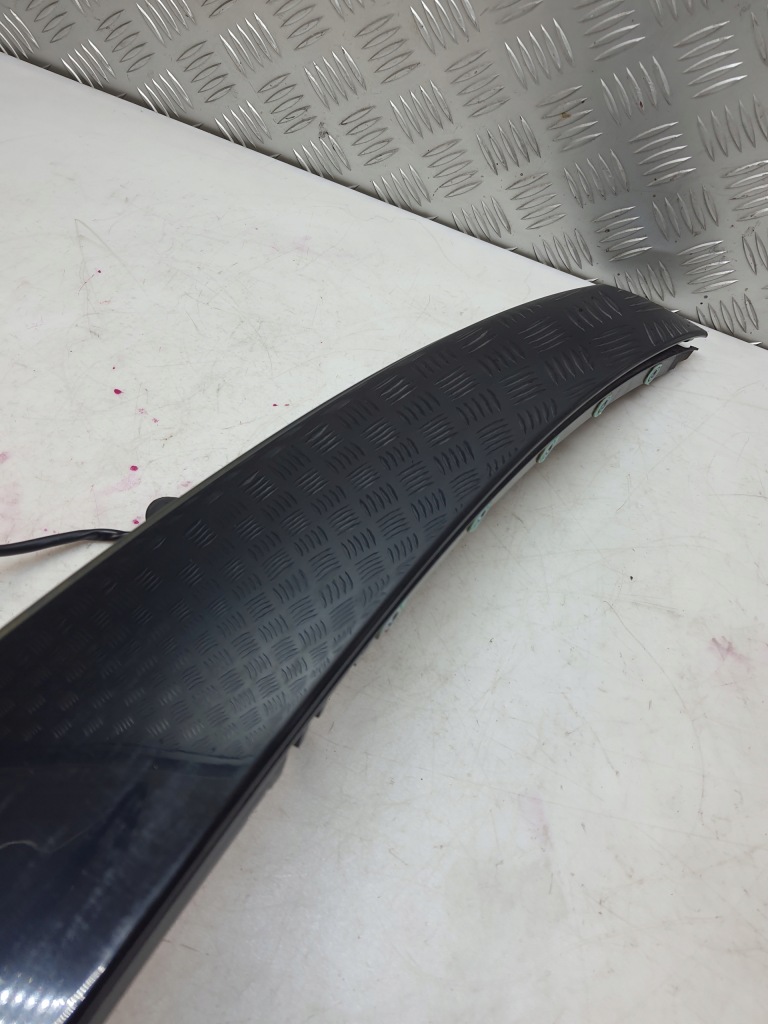 Дефлектор вітрозахисний екран накладка вітровик молдинг mercedes w207 кабріолет  2077700062 Ціна