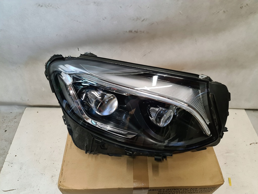 фото №1, Правый фара mercedes glc a2539065801 bdb состояние
