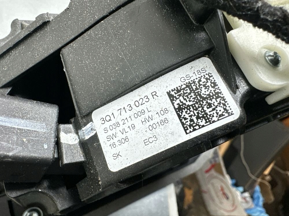 5k0713079 домкрат перемикання передач volkswagen passat b8 2016 3q1713023r Оригінал