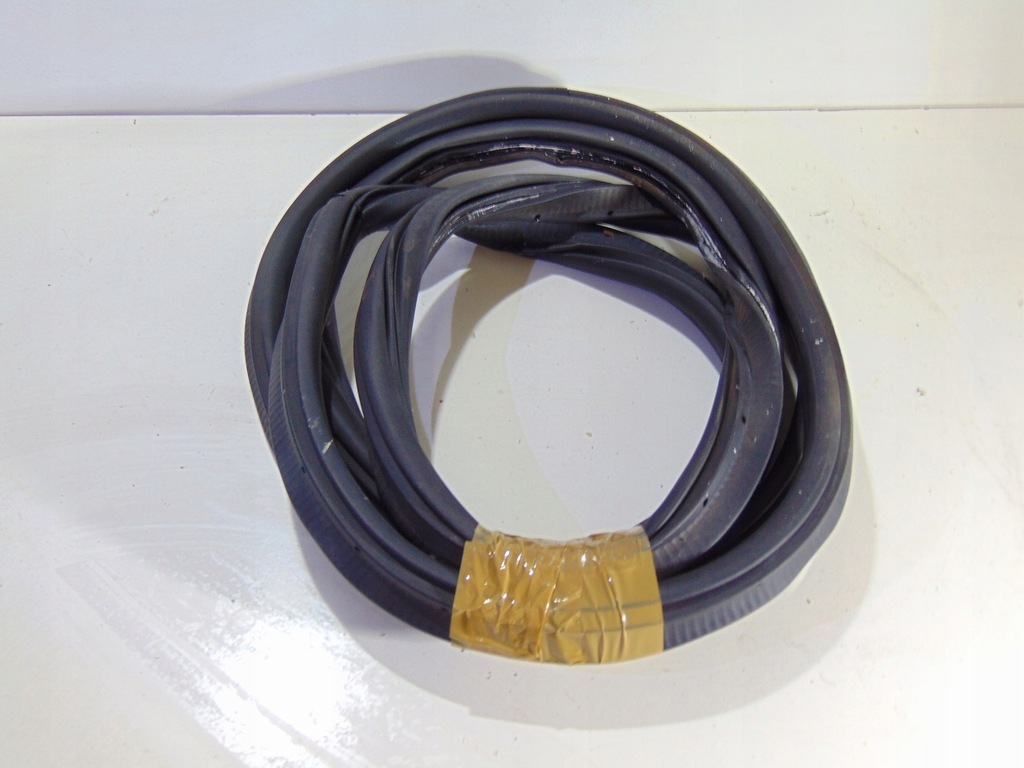 фото №3, Прокладка двері правий перед ford ecosport 12-17