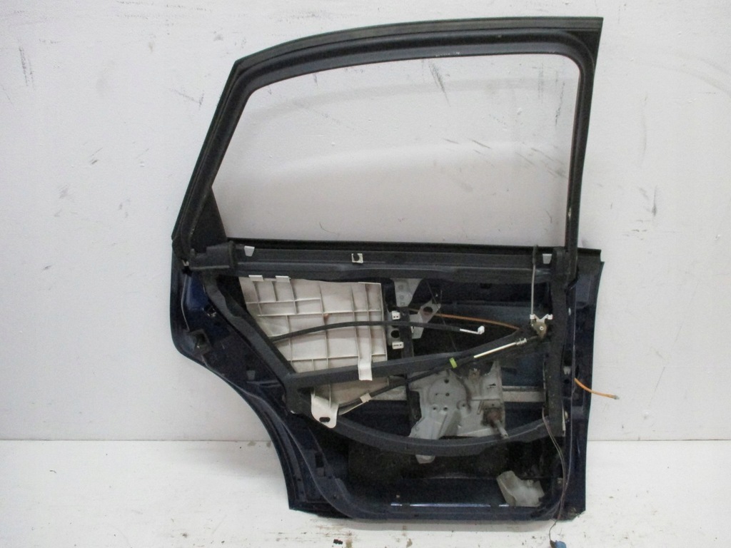 фото №5, Дверь левая задние audi a4 8d0 sedan