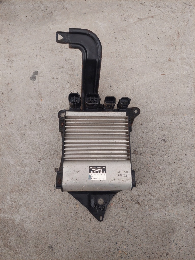 Купить Avensis t27 блок управления форсунок 89871-20080