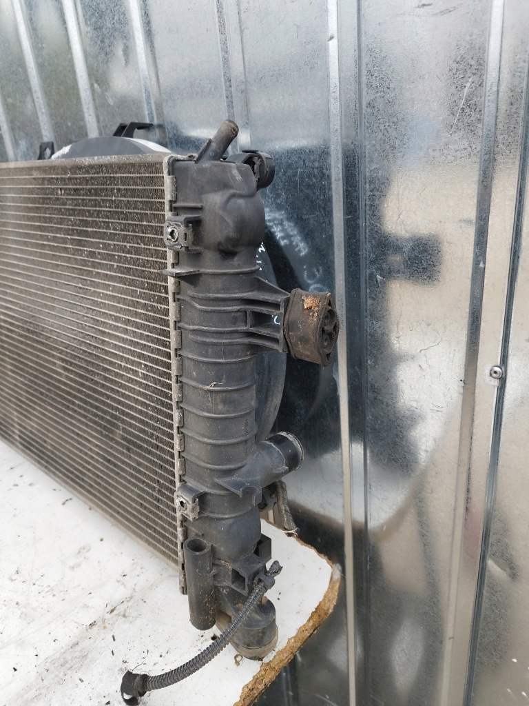 Радиатор воды + вентилятор opel astra h 3 zafira b 1.6 бензин с Разборки