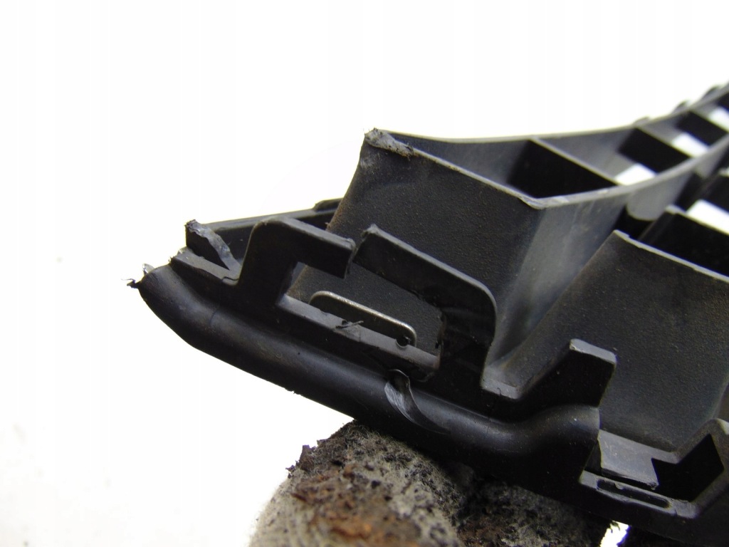 Решётка бампера средняя vw jetta vi 5c 5c6 2010- Цена