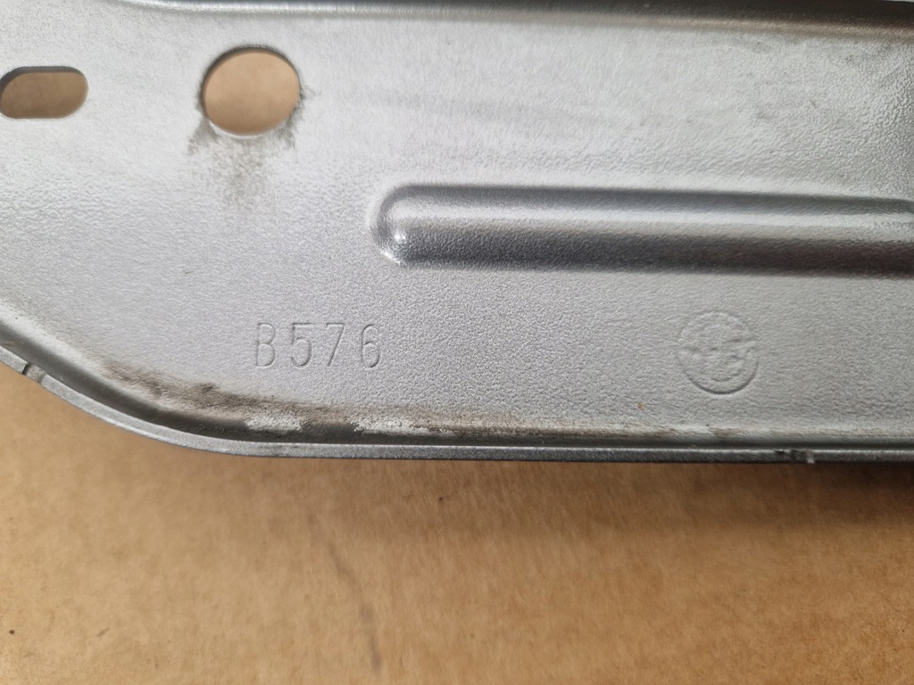 фото №2, Alfa romeo кронштейн крыла правого