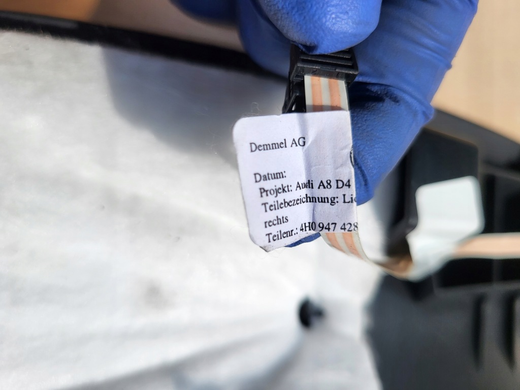 Молдинг порог накладка порог правый  задняя audi a8 d4 оригинальный номер европа  4h0864608 с Разборки